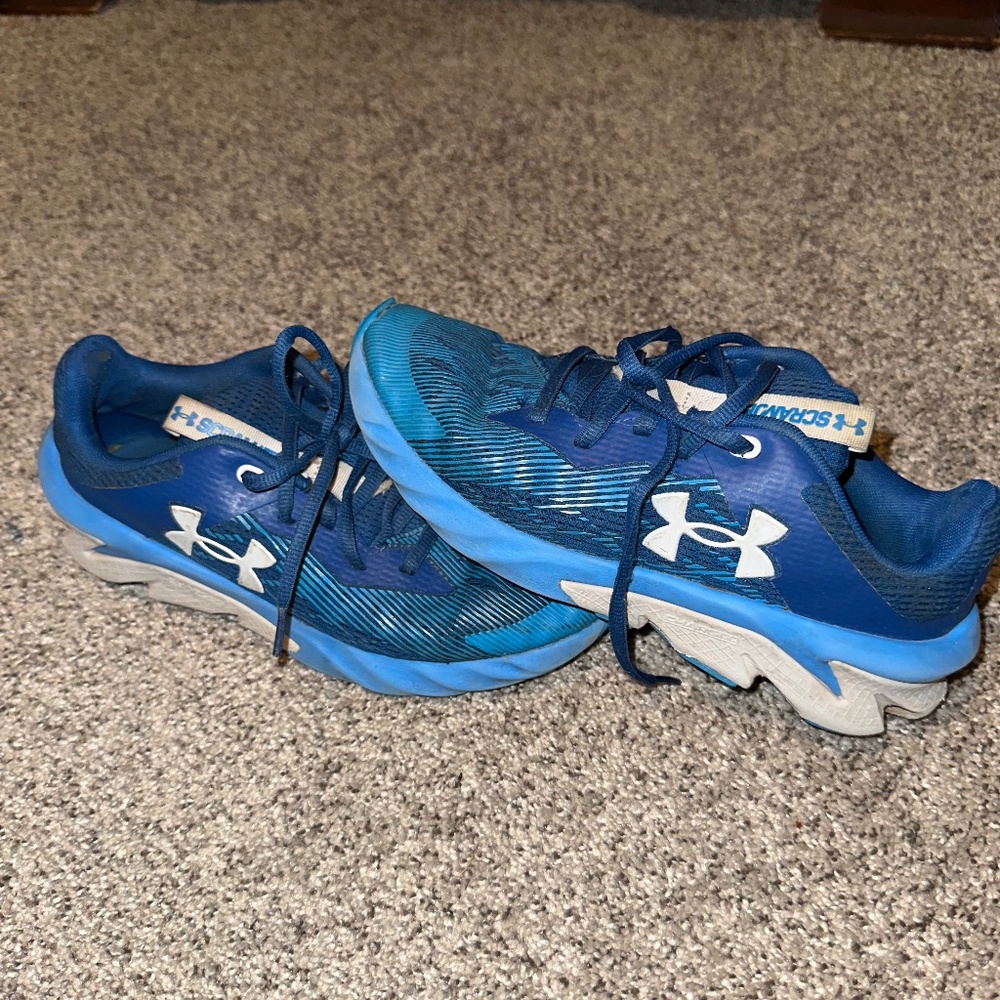 Under Armour shoes size 5 youth